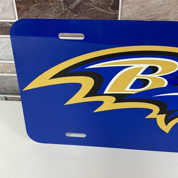 Baltimore Ravens License Plate With Cup Holder Inserts - Picture 4 of 6